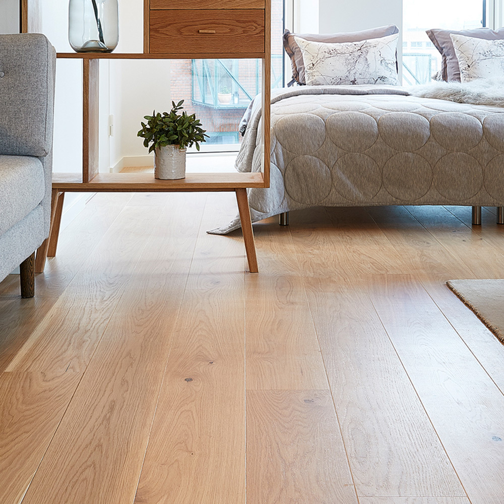 Parkettgolv Moland Burghley Wideplank Ek Vit Mattlack