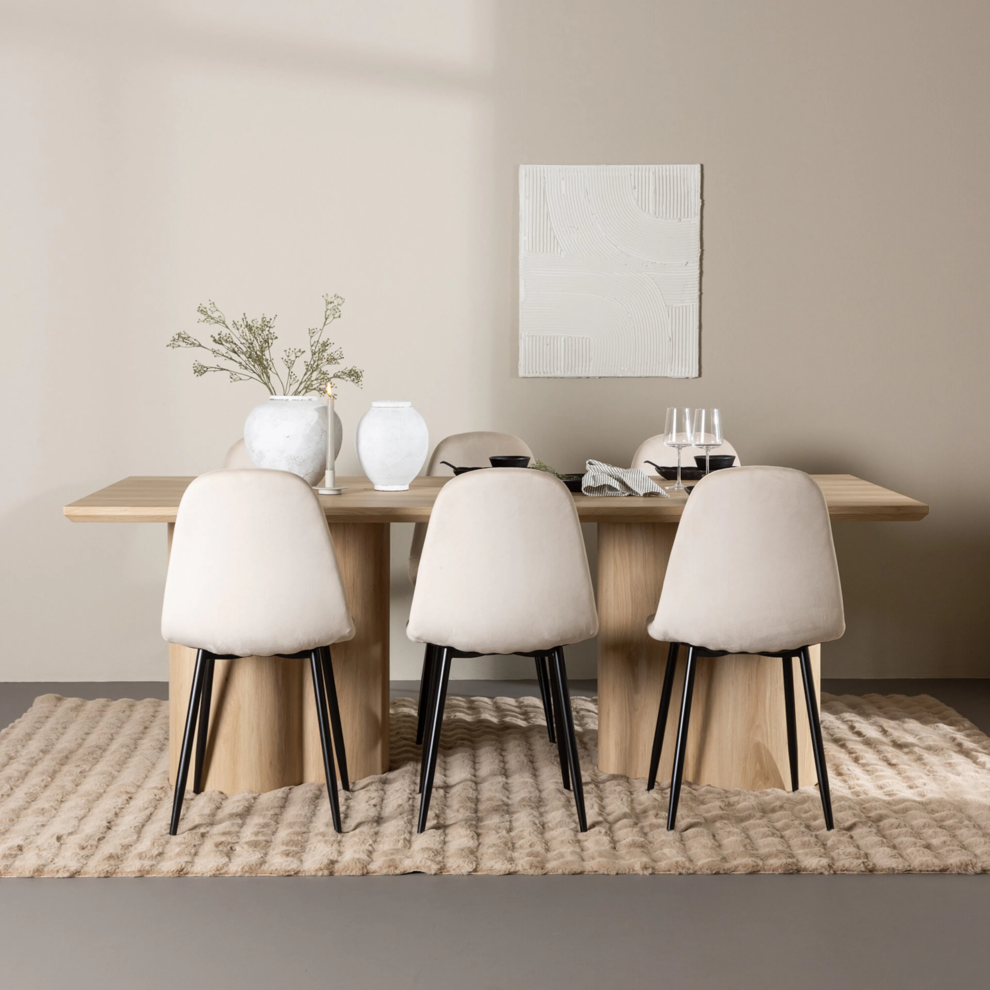 Olivia Dining Table with Polar Dining Chair Färg: Vittvätt/Beige, Ben: Svarta