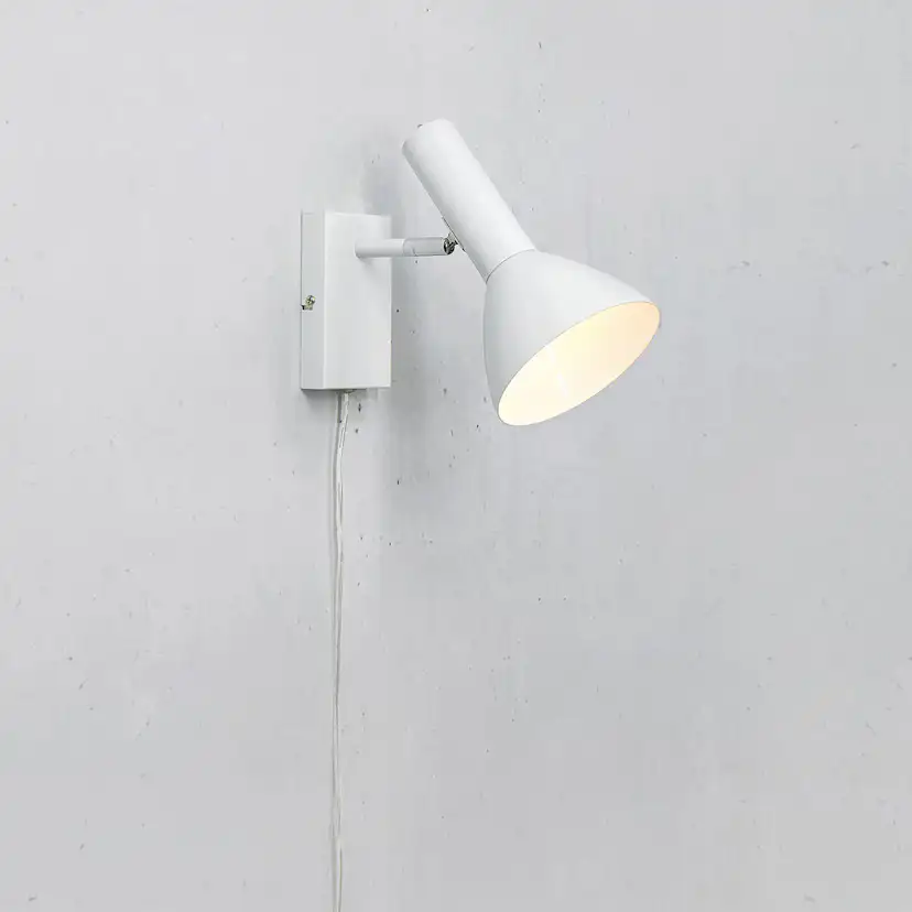 Vägglampa Markslöjd Metro