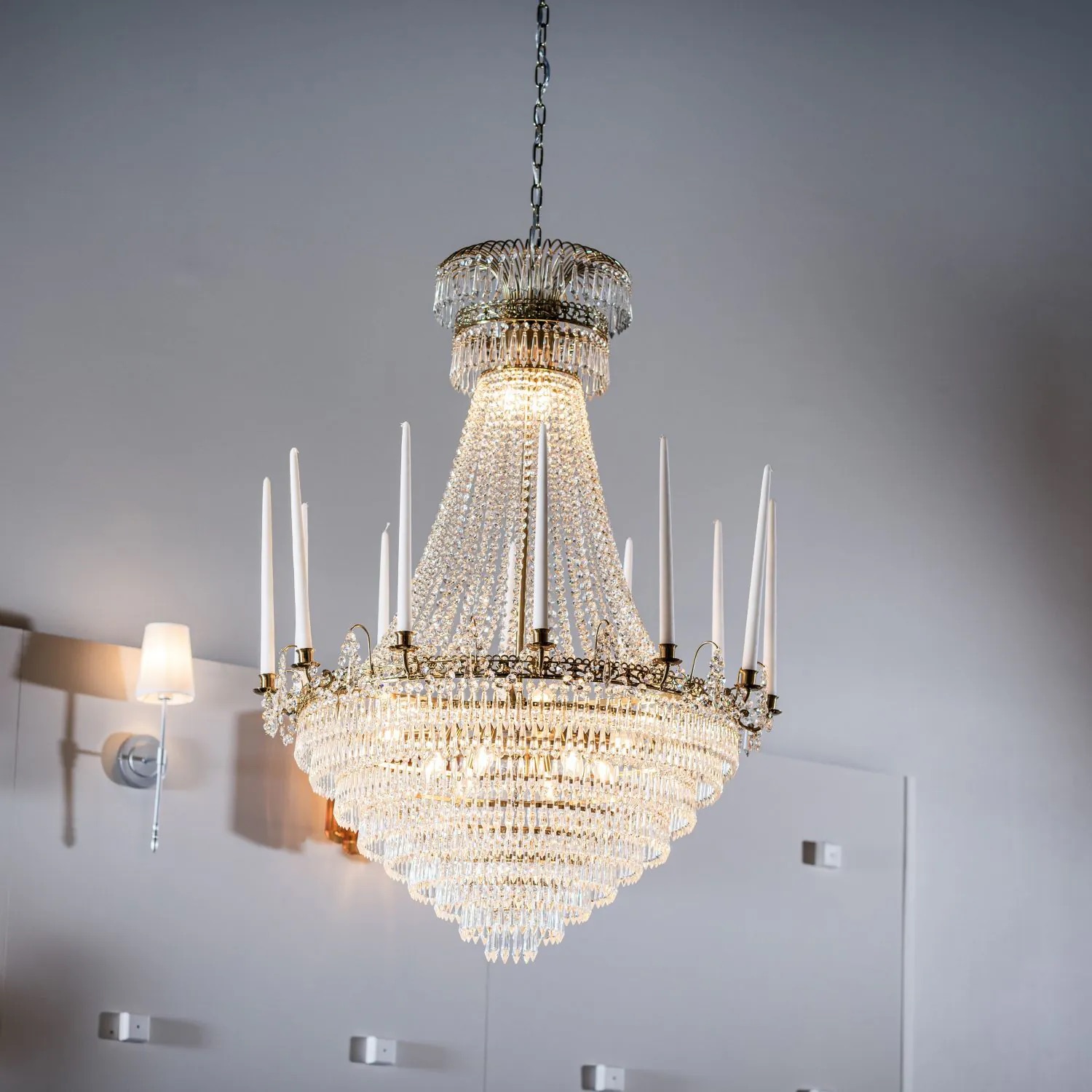 Stor Kristallkrona Vesani Ø92xH145cm Grand Mässing