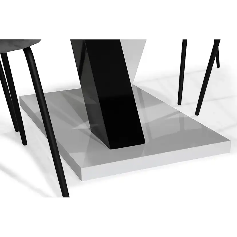 Matgrupp In Living Cesi 140 med 4 Felipe Stolar Sammet