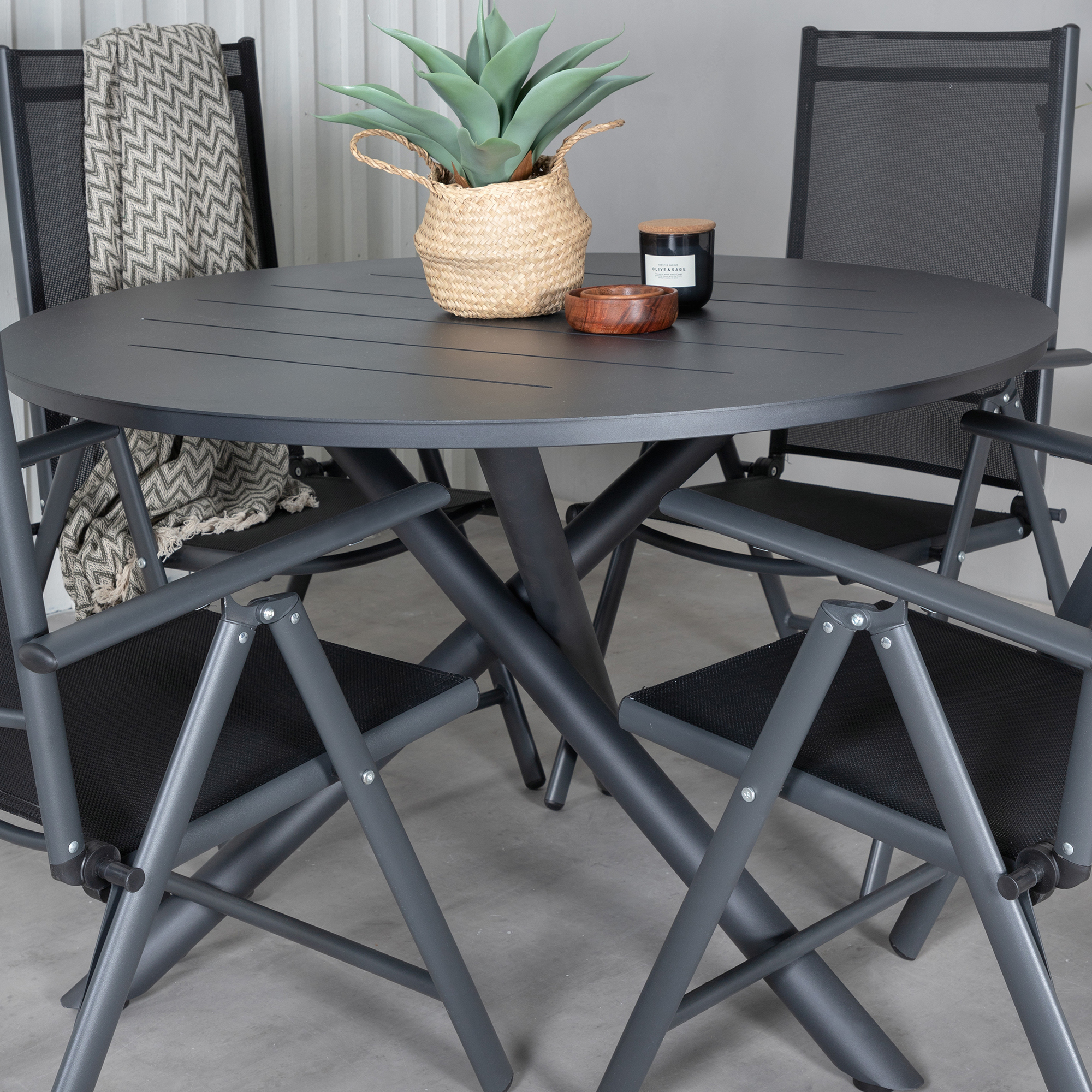 Alma Dining Table - Black Alu - ø120cm+Break 5:pos Chair - B Svart