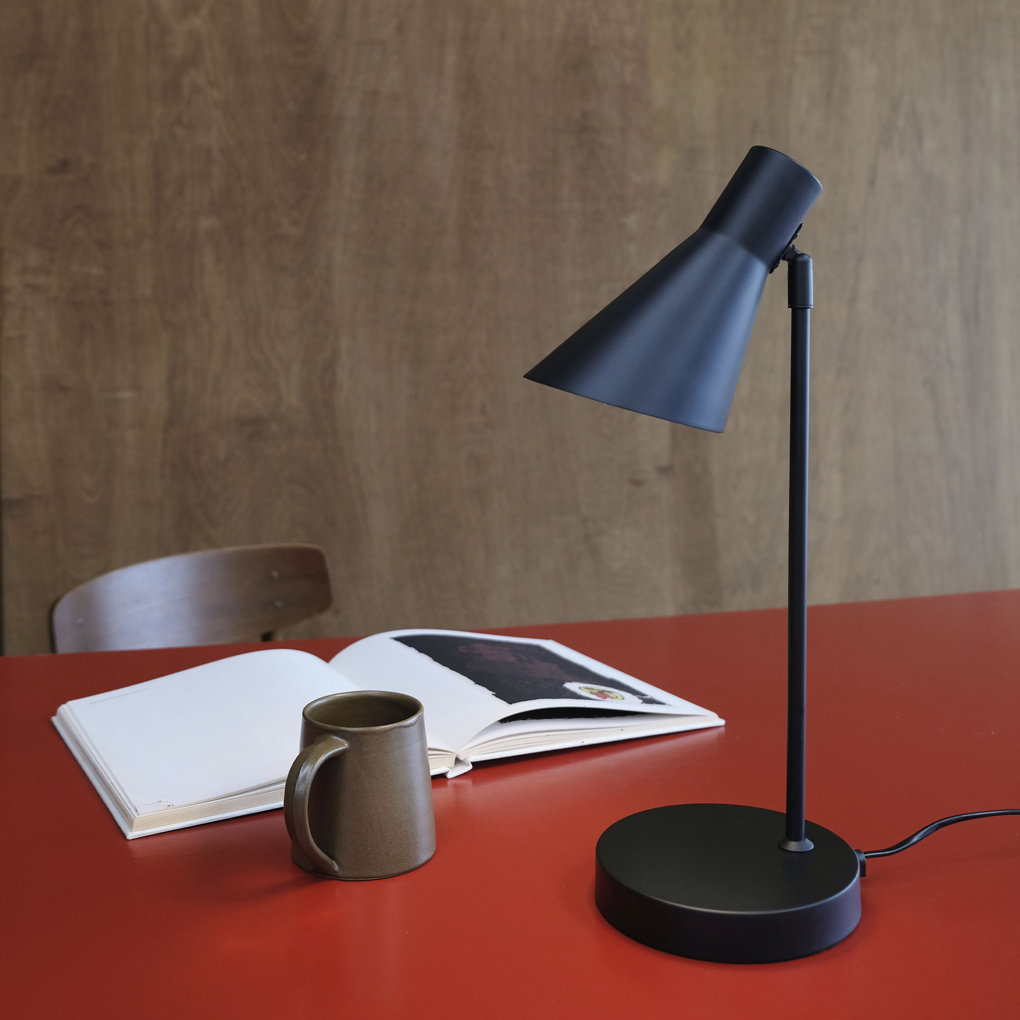Bordslampa Dyberg Larsen Denver