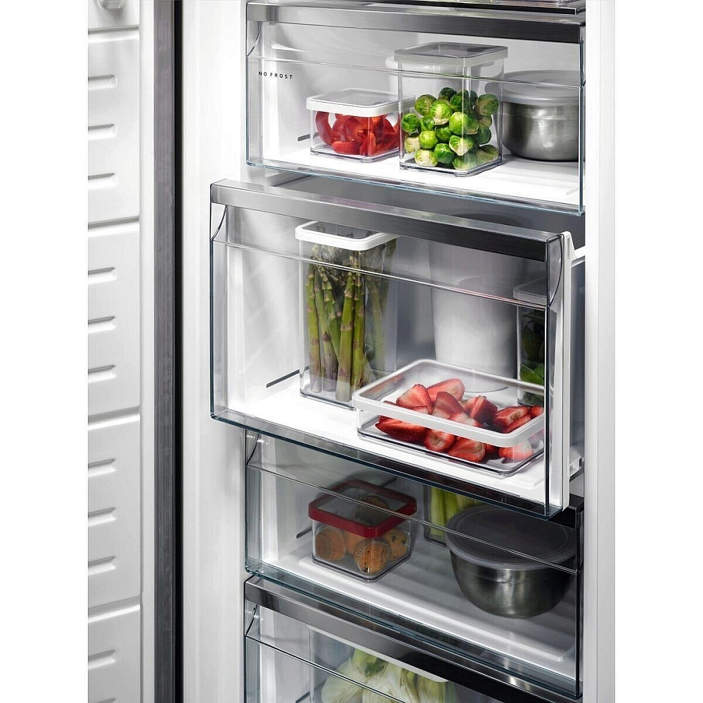 Fristående Frysskåp AEG OAG7M281DL 7000 NoFrost Svart med MultiFlow och FastFreeze