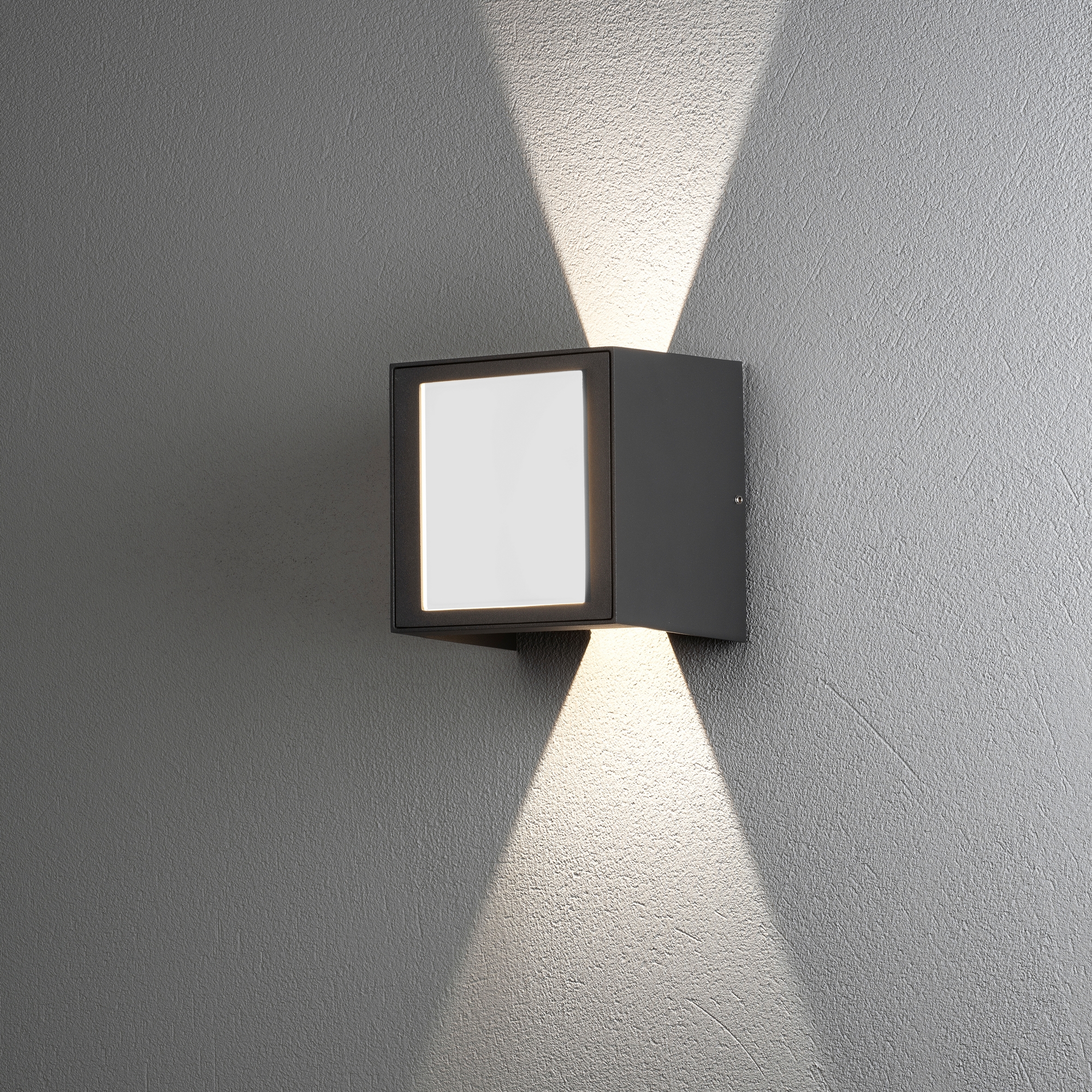 Vägglykta Gnosjö Konstsmide Cremona Upp/Ned/Fram 3X3W High Power LED
