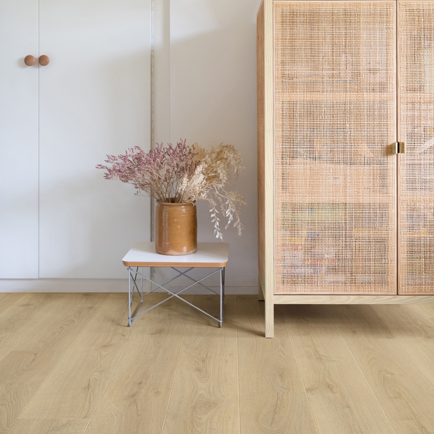 Laminatgolv Modern Plank 4V - SensationCITY OAK, PLANK Living Expression_NEW