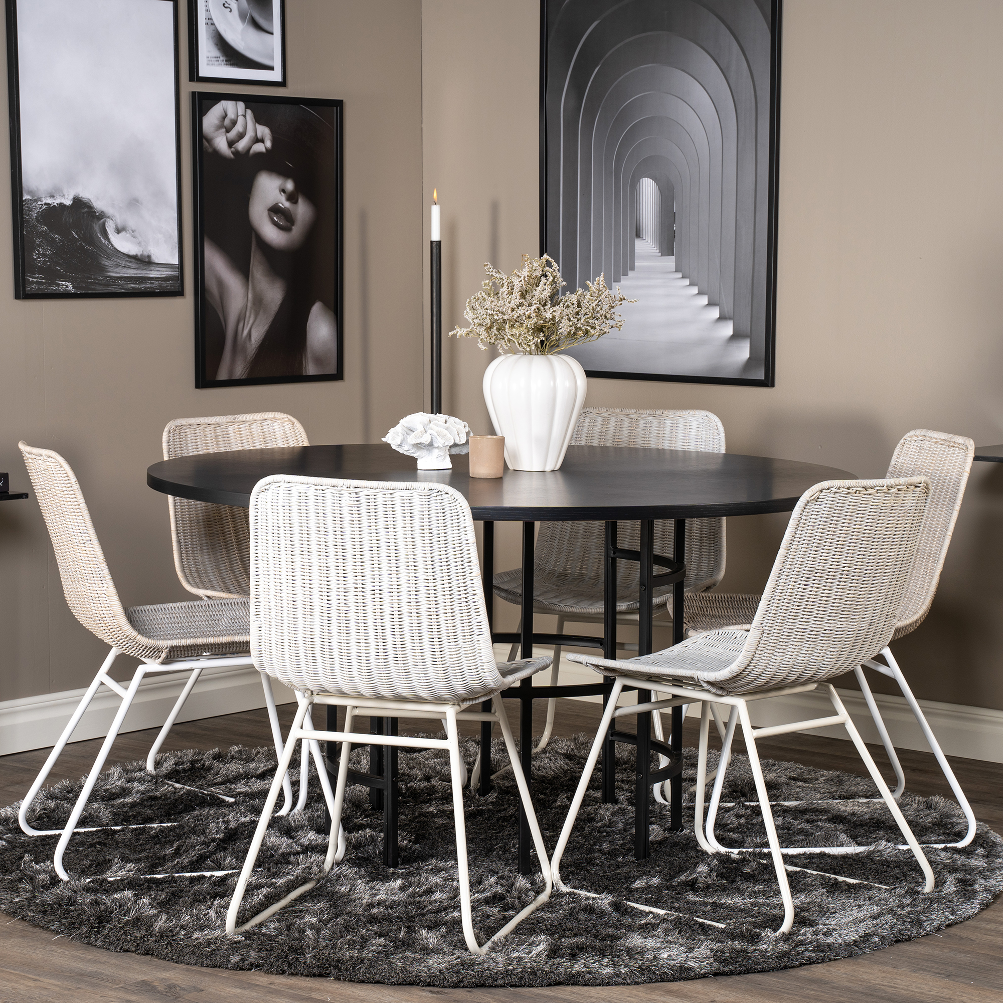 Matgrupp furniture/fashion Copenhagen med 6 Cornelia Stolar