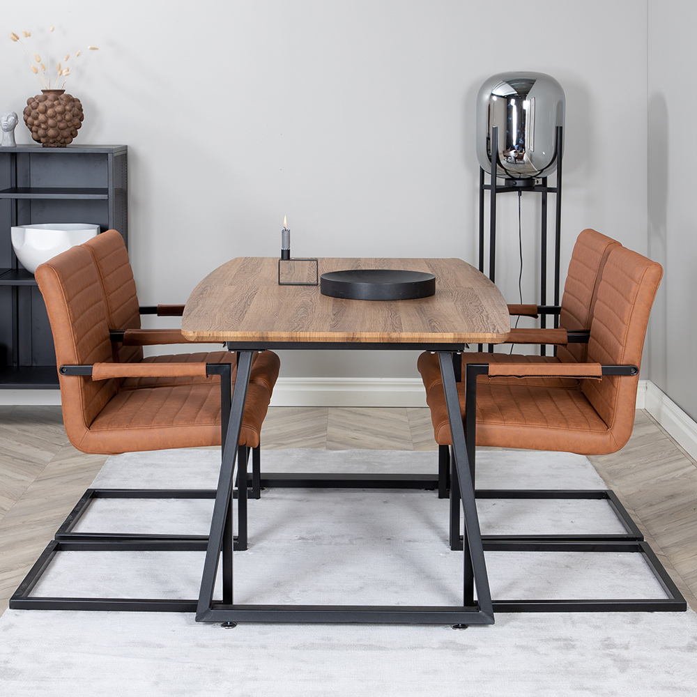 Matgrupp Venture Home Ina med 4 Asta Stolar