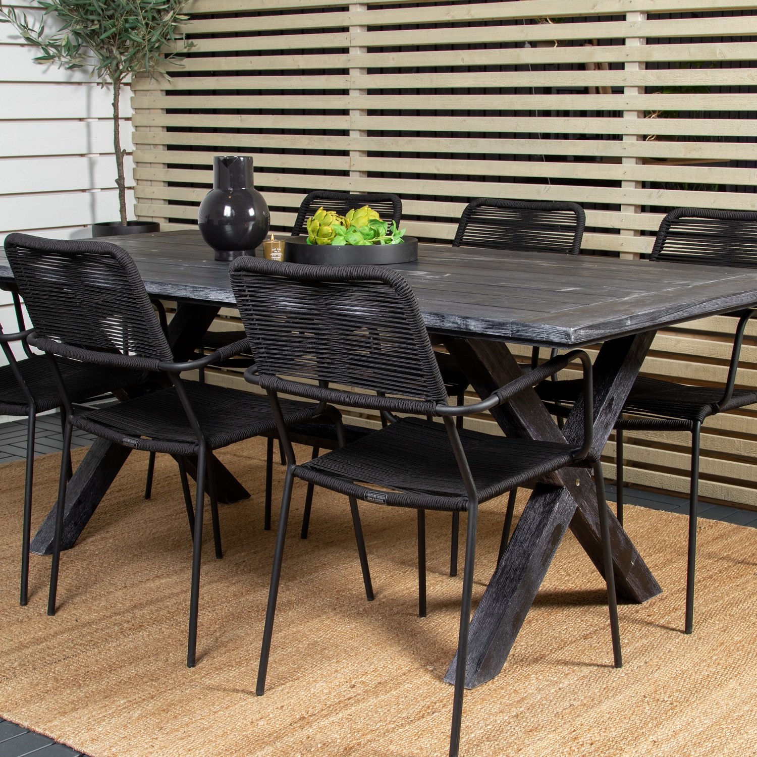 Rives Dining Table 200*100cm - Black Acacia+Lindos Armchair Svart/Svart