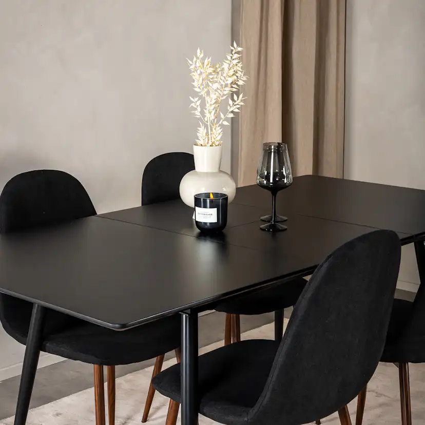 Matgrupp Venture Home Silvia med Iläggsskiva och 4 Pobbie Stolar