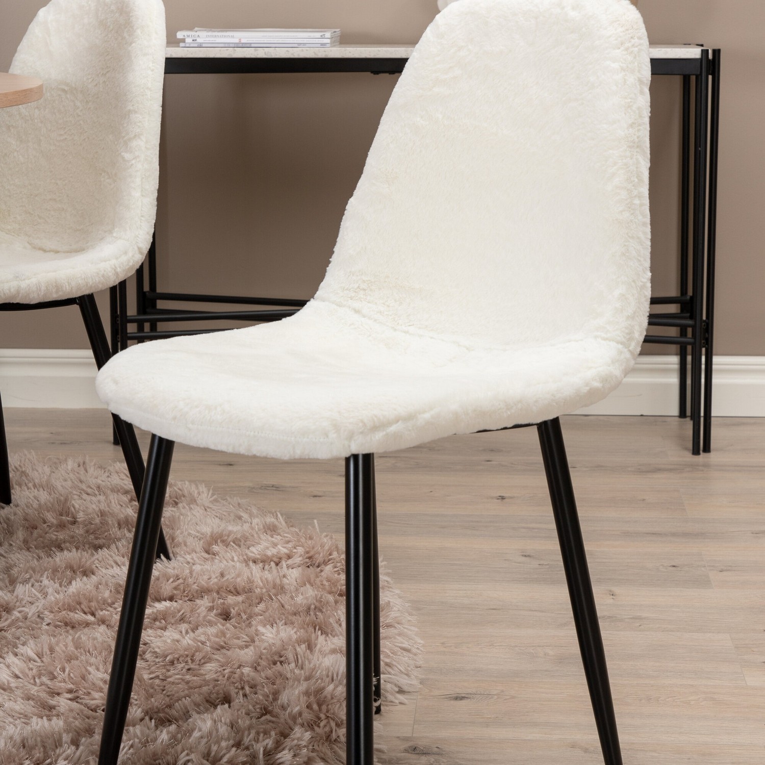 Matgrupp Venture Home Bianca Rund med 4 Pobbie Stolar