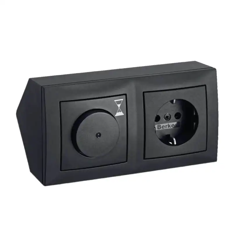 Hörnbox Hager Timer + 1-vägsuttag 1500 W 6 A S.1