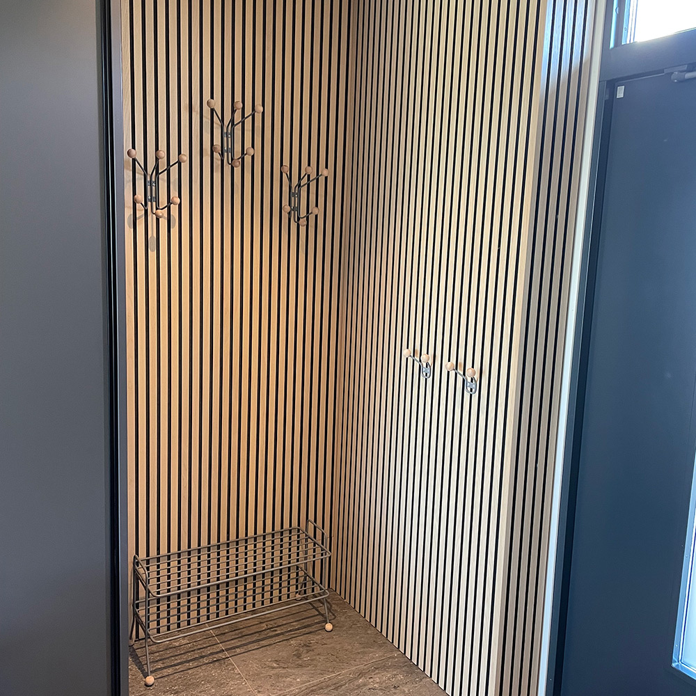 Akustikpanel Wood on wall Ek Vitlackad