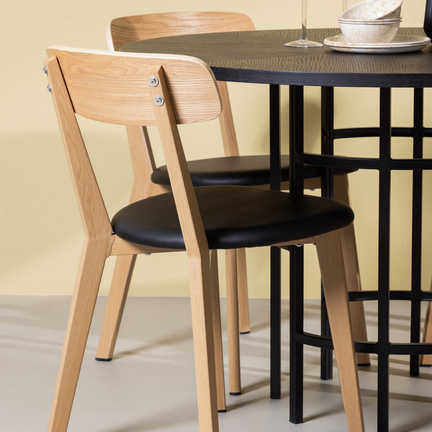 Matgrupp Venture Home Copenhagen Ø 115 cm med 4 Sanjos Stolar