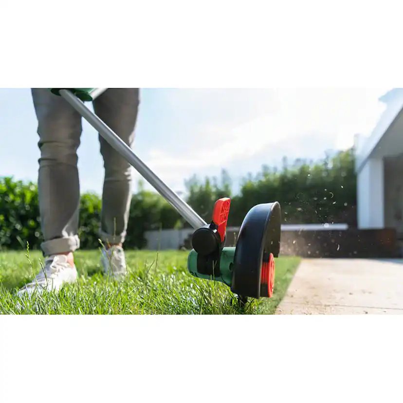 Grästrimmer Bosch Power Tools Univgrasscut med 2 st Batteri och Laddare