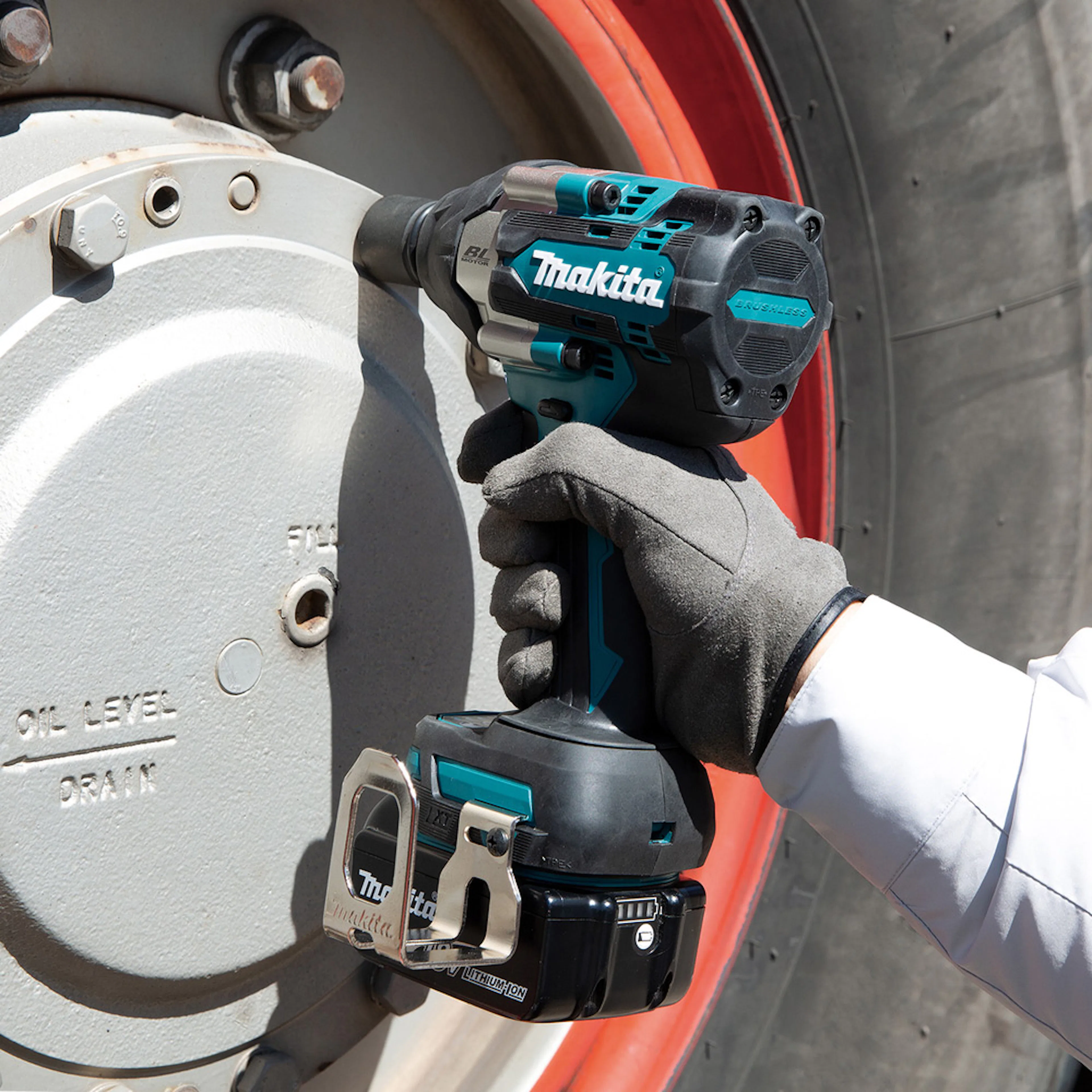 Mutterdragare Makita DTW700RTJ 18V med Batteri och Laddare
