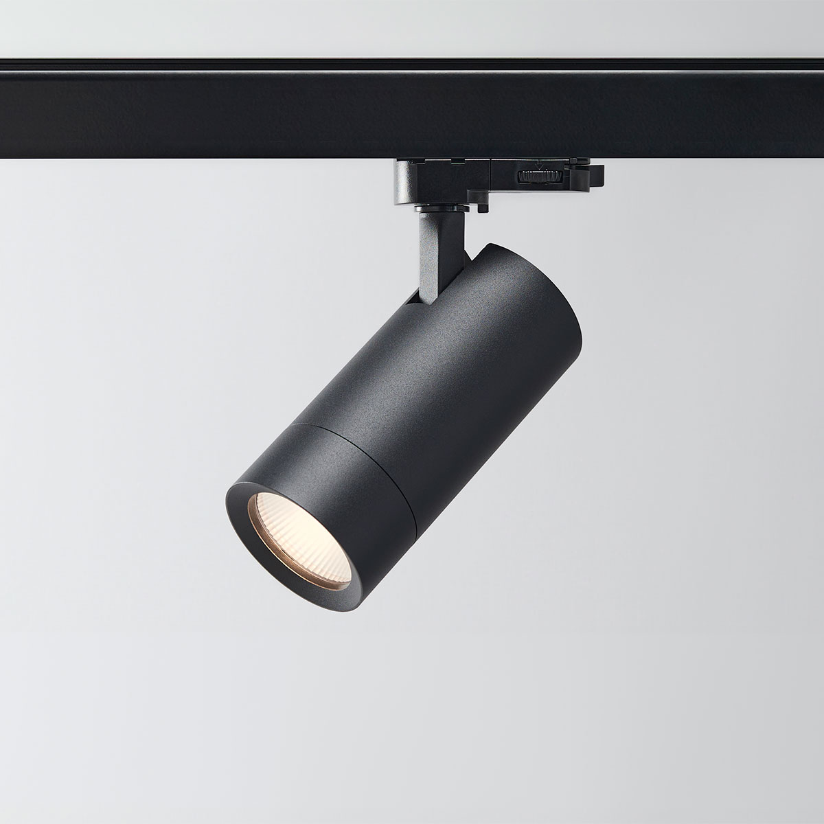 SPOTL 9,7W 770LM 27/3K 36° SVART OPTIC XS 3-FAS Svart