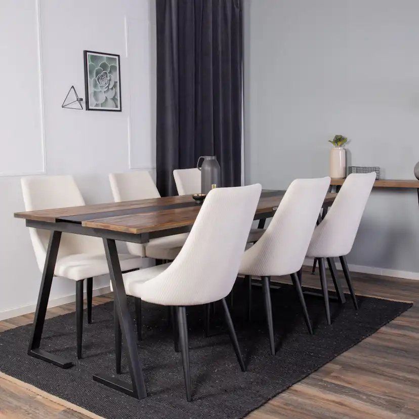 Matgrupp Venture Home Jakarta med 6st Leone Stolar