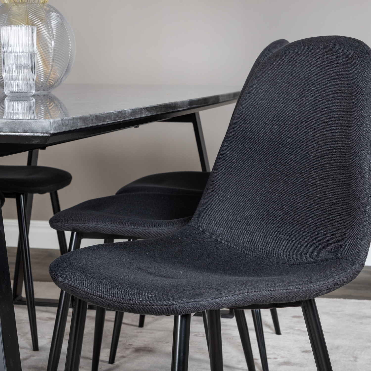 Matgrupp Venture Home Estelle med 6 Pobbie Stolar PolyEstelletyg