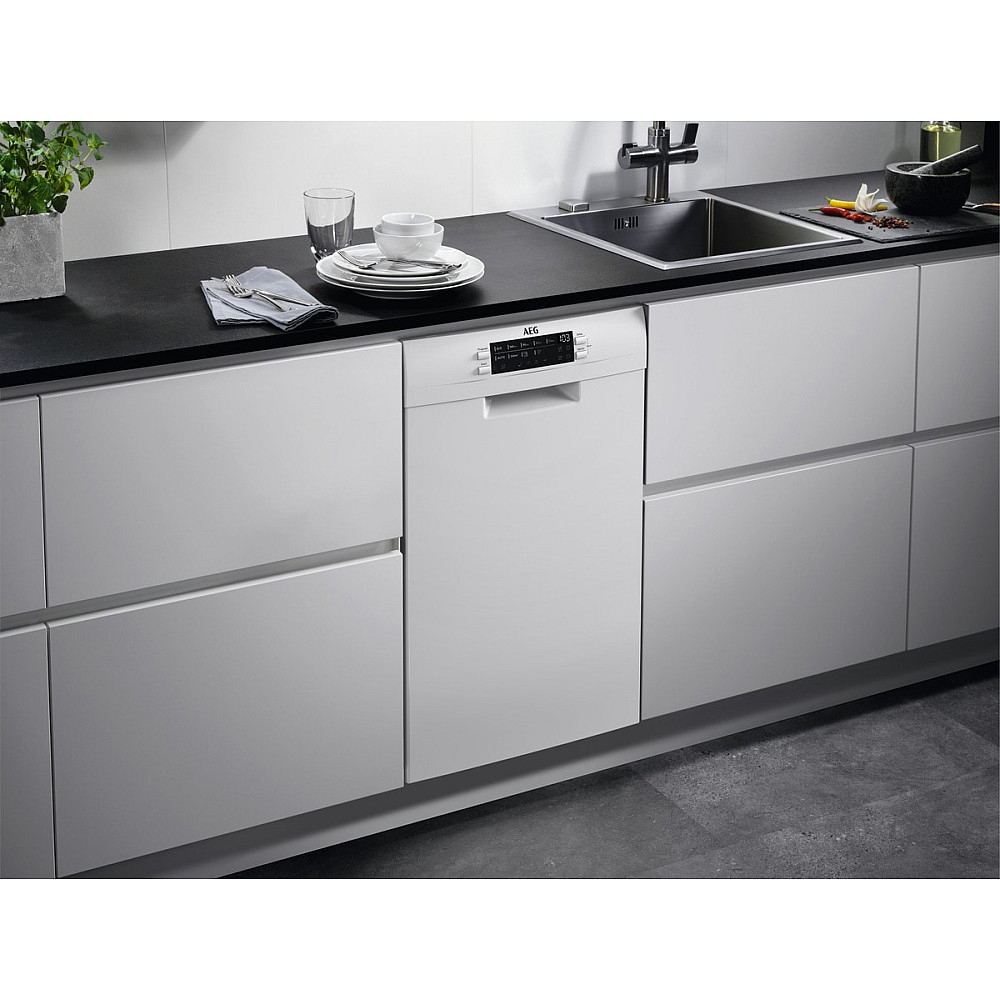Integrerad Diskmaskin AEG FFB62407ZW 45 cm med SatelliteClean® och ExtraHygiene