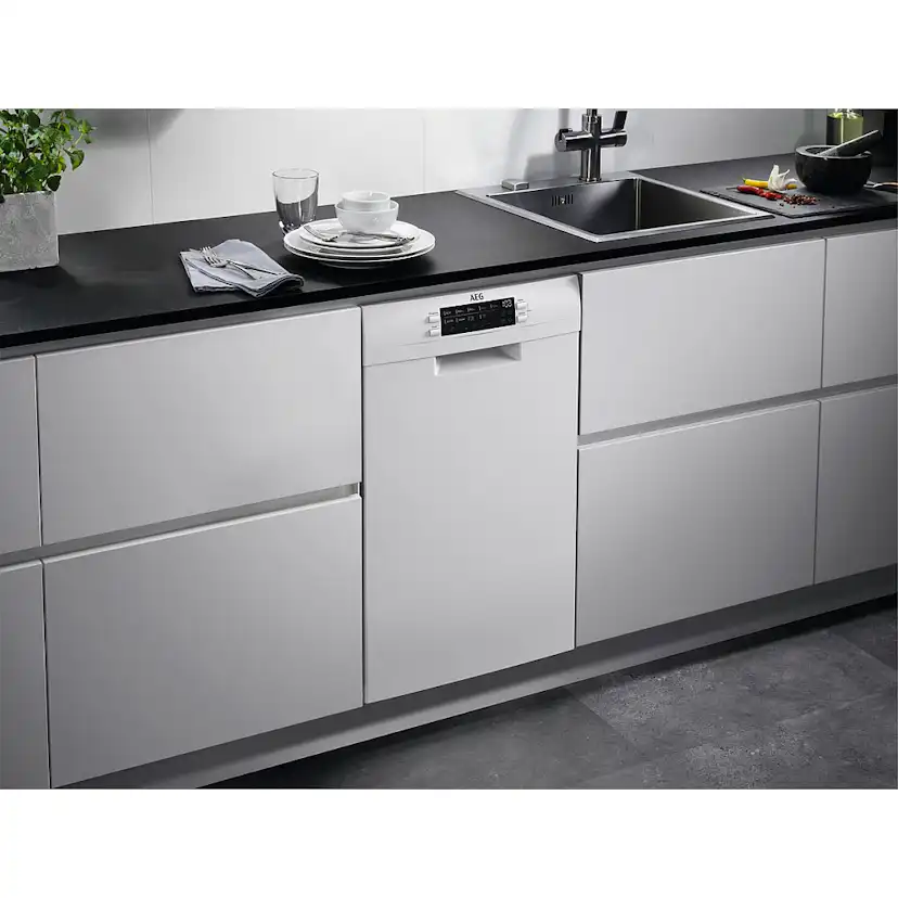 Integrerad Diskmaskin AEG FFB62407ZW 45 cm med SatelliteClean® och ExtraHygiene
