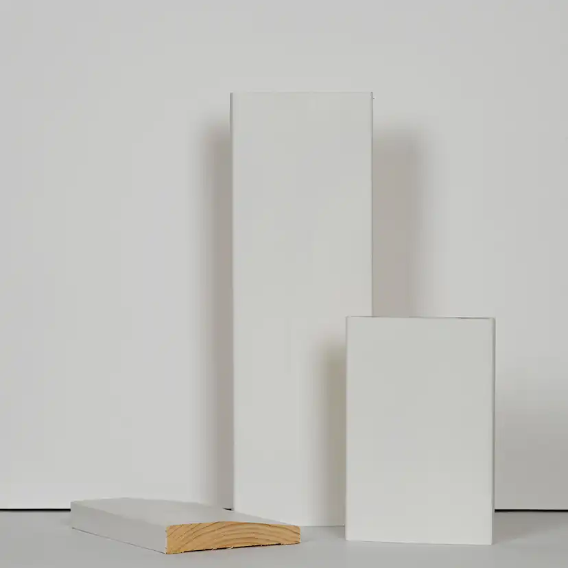 Sockelkloss Moelven Furu 18x99x300 mm Vit S 0502-Y