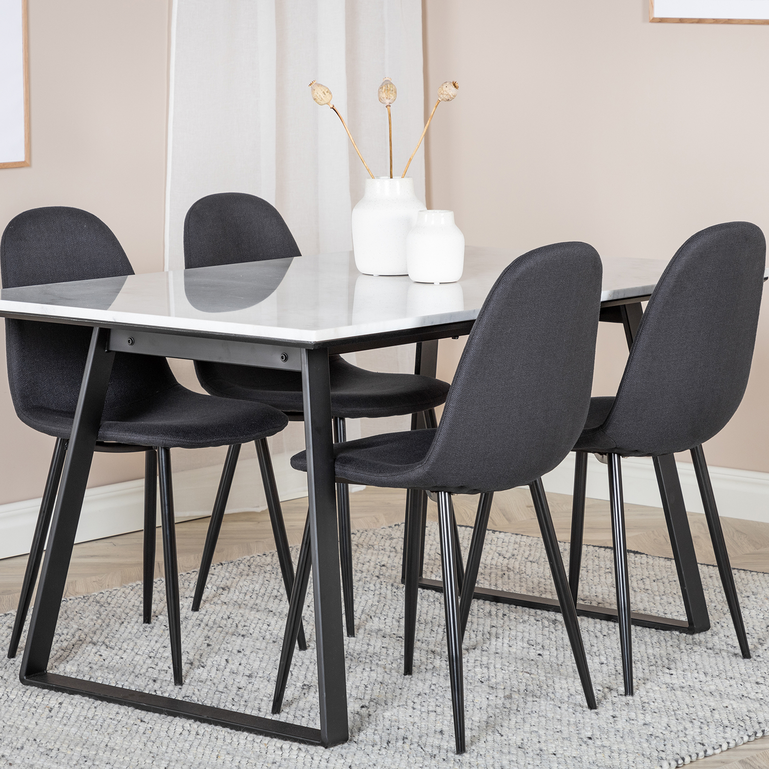 Matgrupp Venture Home Estelle 140 med 4 Pobbie Stolar PolyEstelletyg