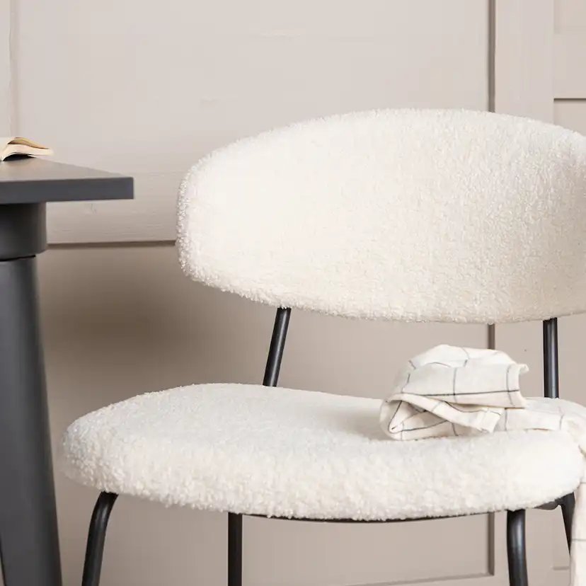 Matgrupp Venture Home Tempe med 2 Chico Stolar