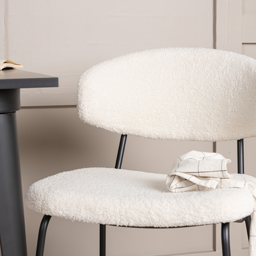 Matgrupp Venture Home Tempe med 2 Chico Stolar