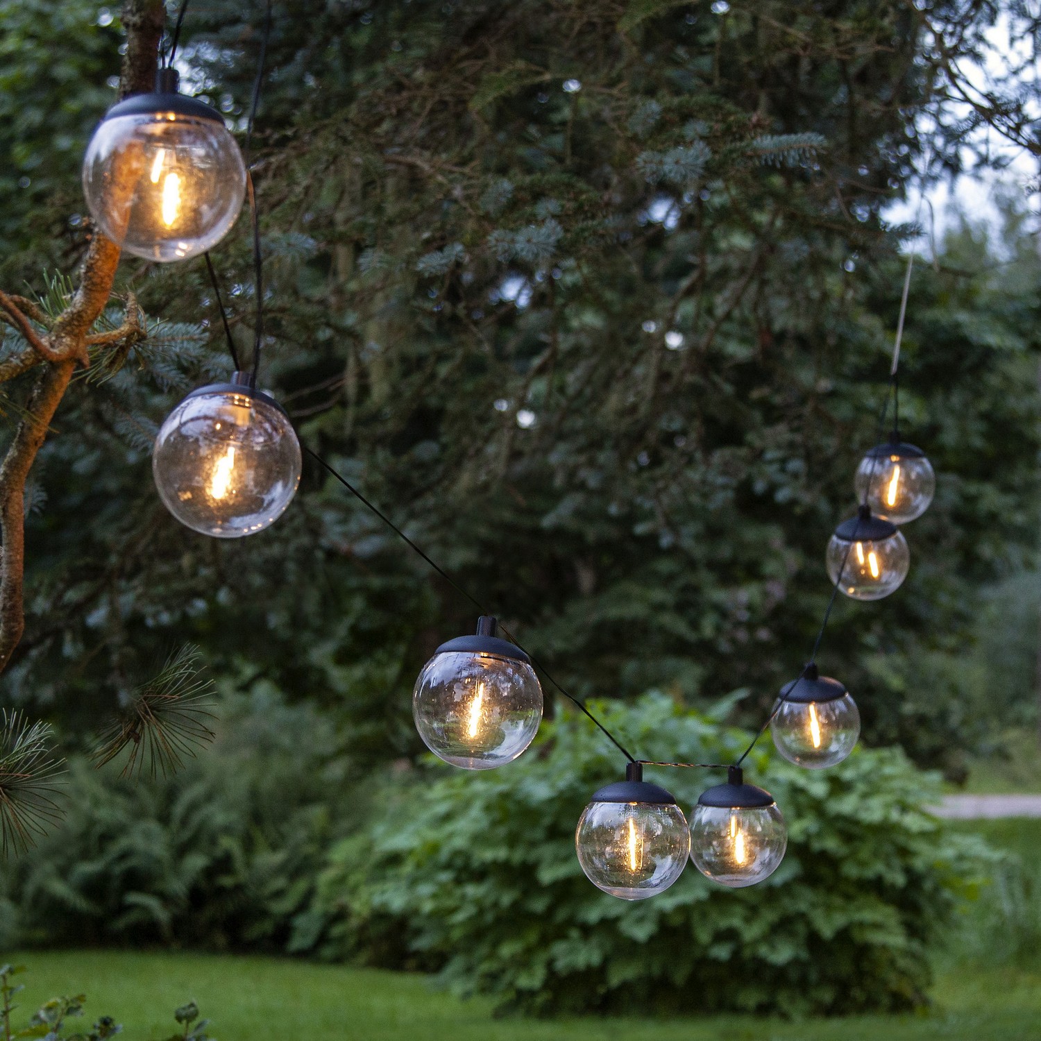 SolcellsLjusslinga Star Trading Globe 8L