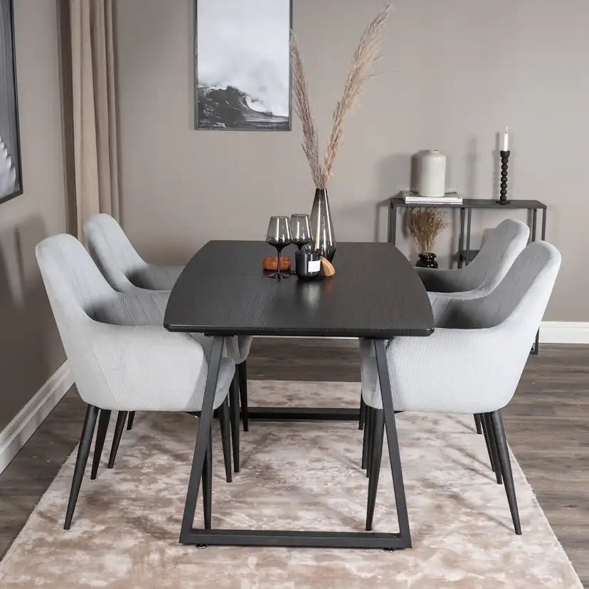 Matgrupp Venture Home Ina med 4 Corina Stolar Manchester