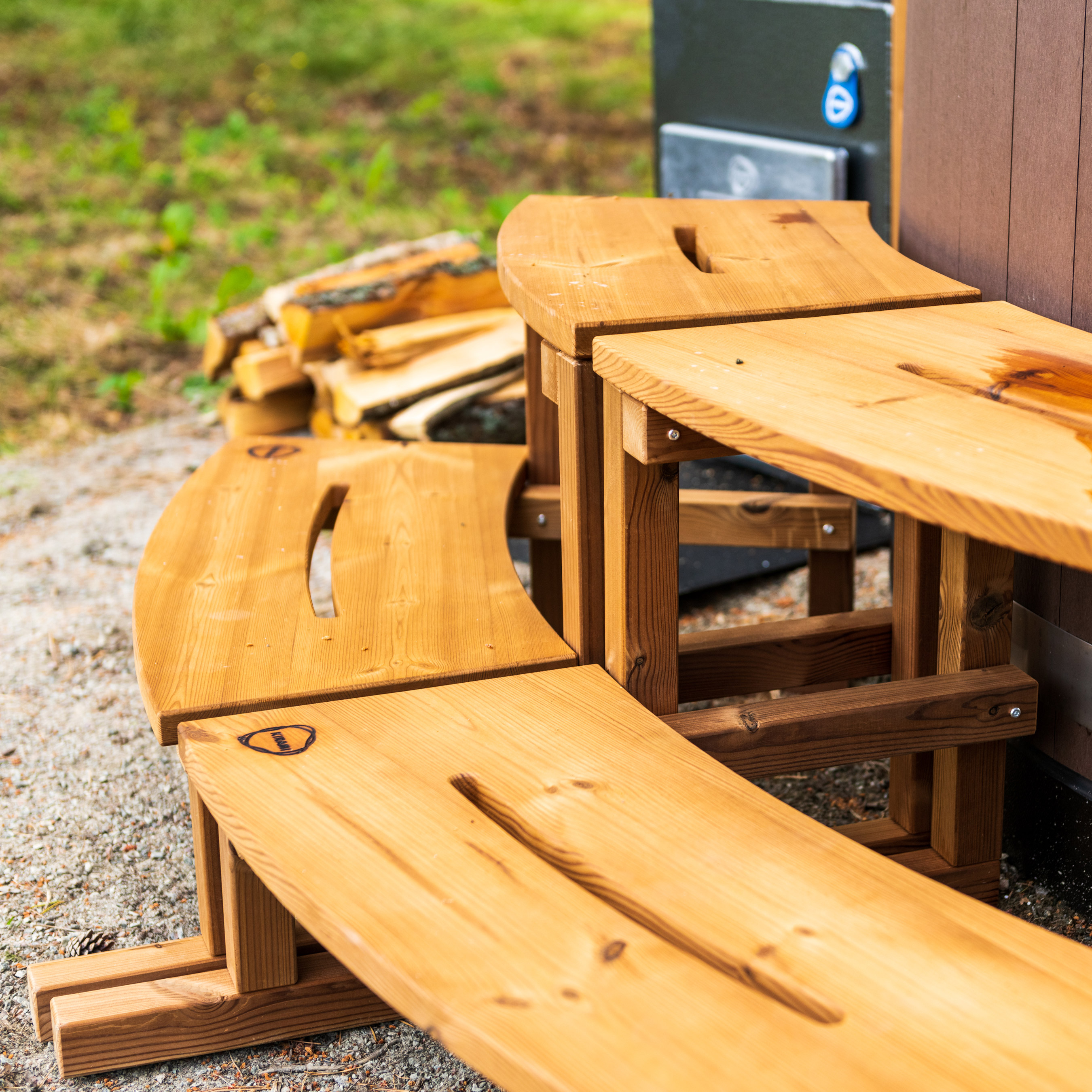 Trappa Kirami till Step-A-Round Thermowood Värmebehandlad furu