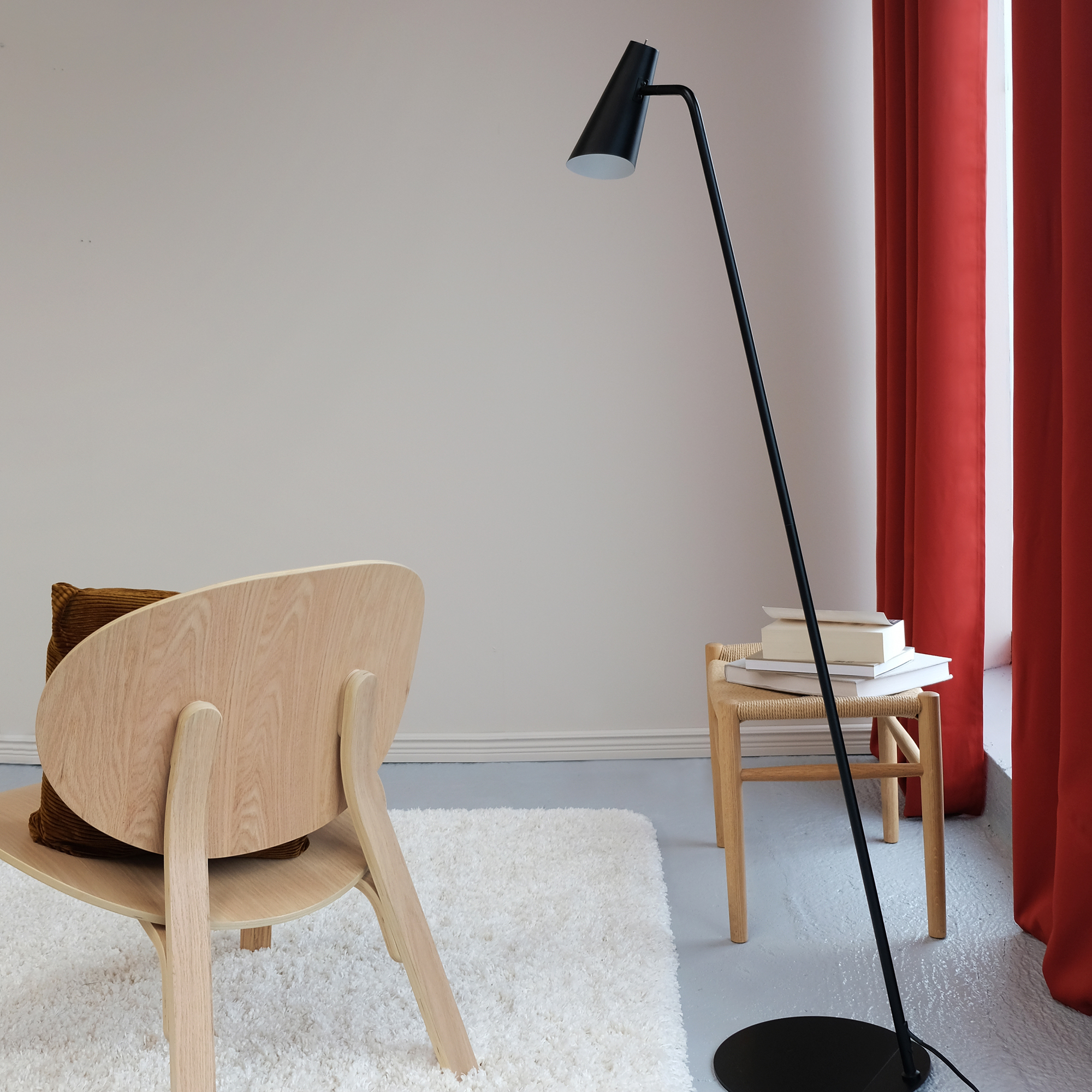 Golvlampa Dyberg Larsen Noa