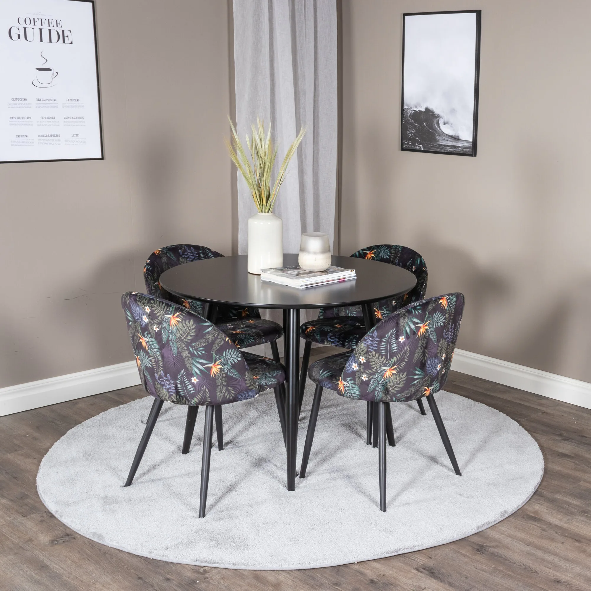 Matgrupp Venture Home Plaza med 4st Velvet Stolar