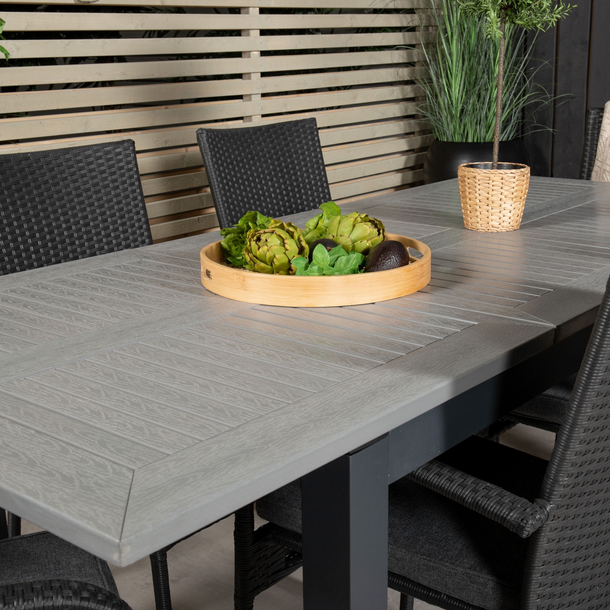 Albany Dining Table 160/240*100 - Svart Alu / Grey Aintwood+ Svart/Grå