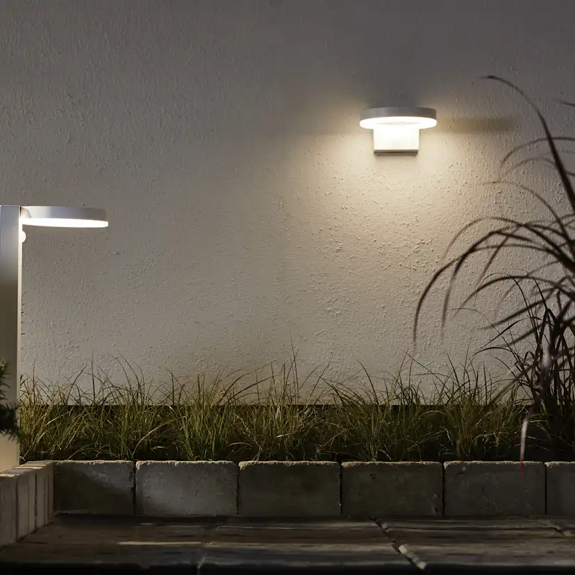 Solcells-vägglykta Star Trading Vidi