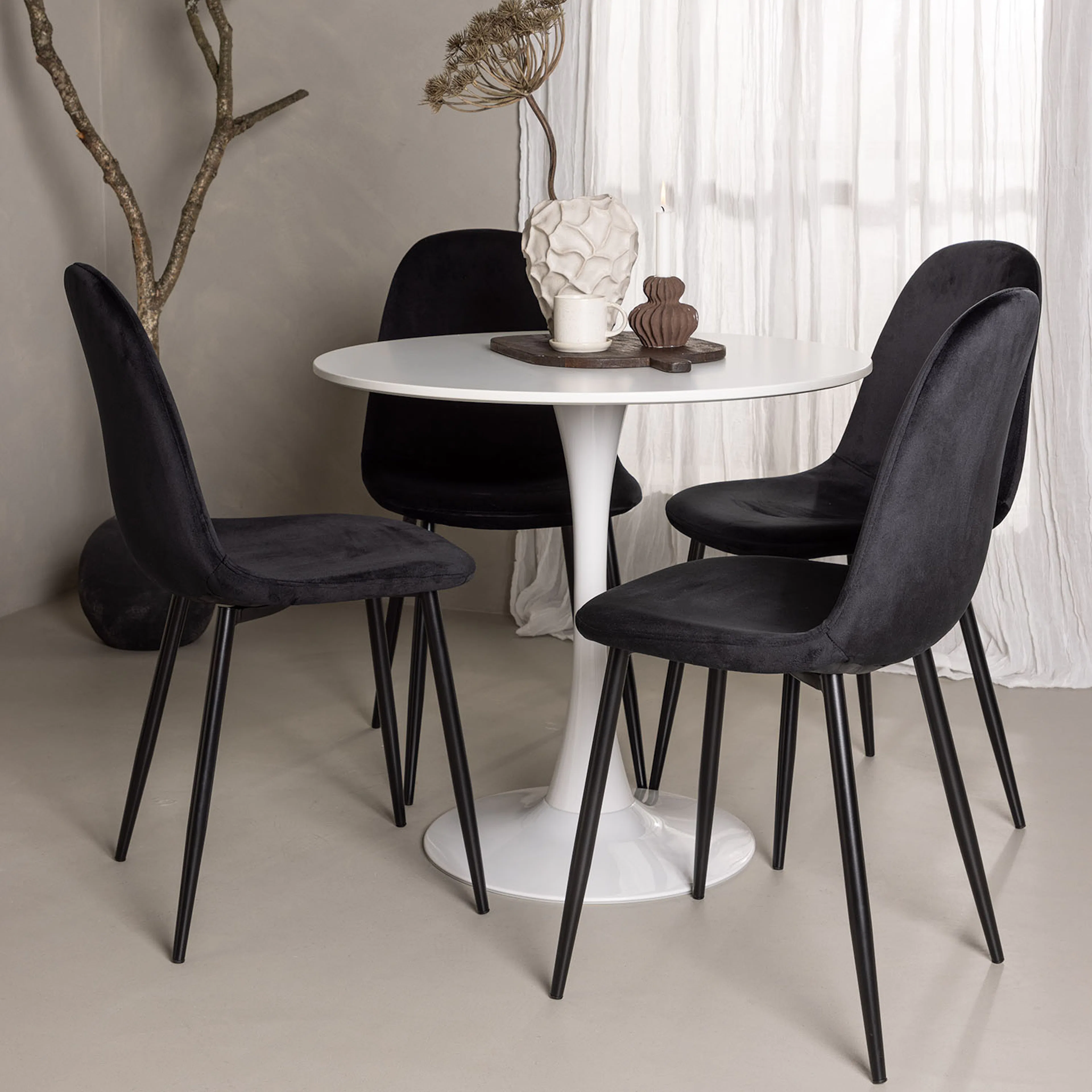 Matgrupp Venture Home Hamden Ø80 cm med 4 Polar Sammet stolar