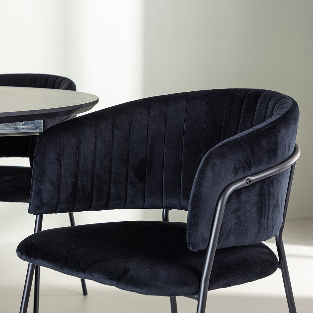 Matgrupp Venture Home Matilda med 4 Selma Stolar