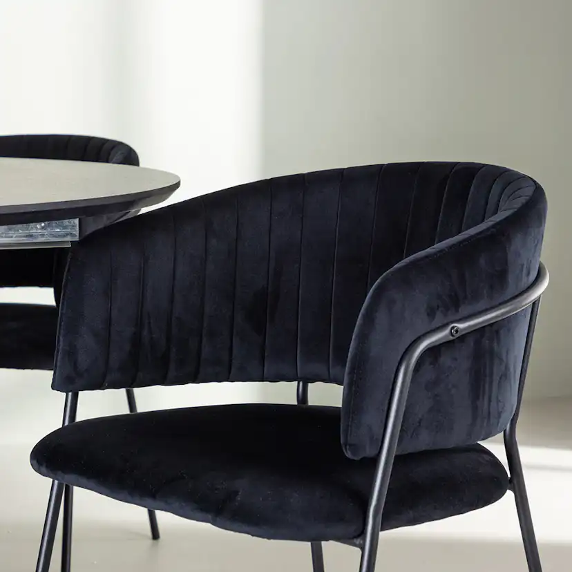 Matgrupp Venture Home Matilda med 4 Selma Stolar