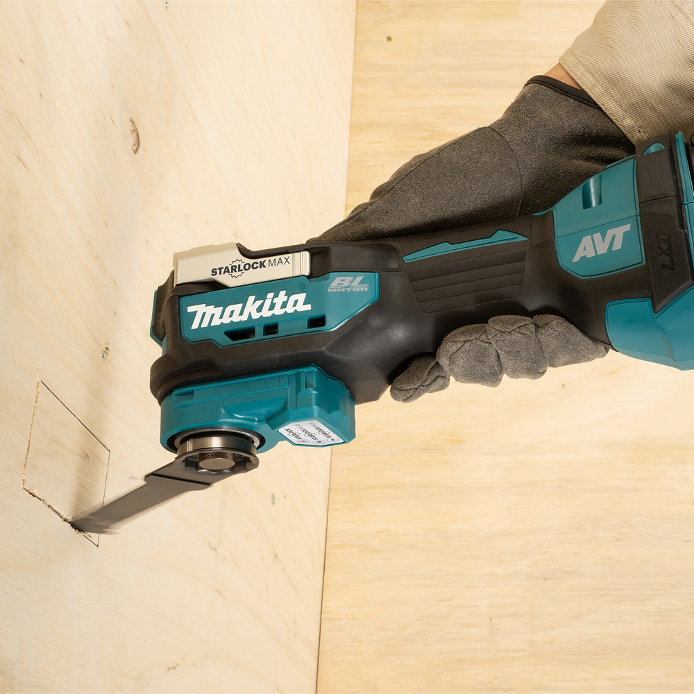 Multiverktyg Makita DTM52Z 18V Starlock Max Solo utan Batteri och Laddare