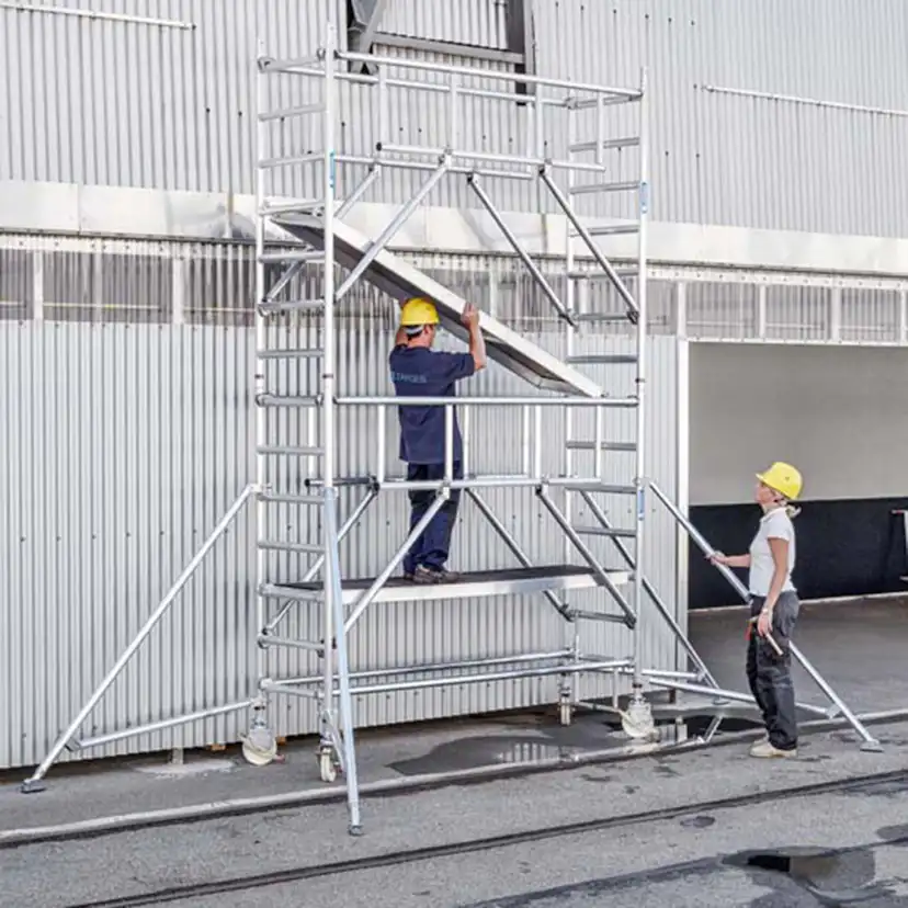 S-Plus Safetyställning 0,75 x 2,50 plh = 2,45 B= 0,75 m x H=2,50 m Platformhöjd= 2,45 m
