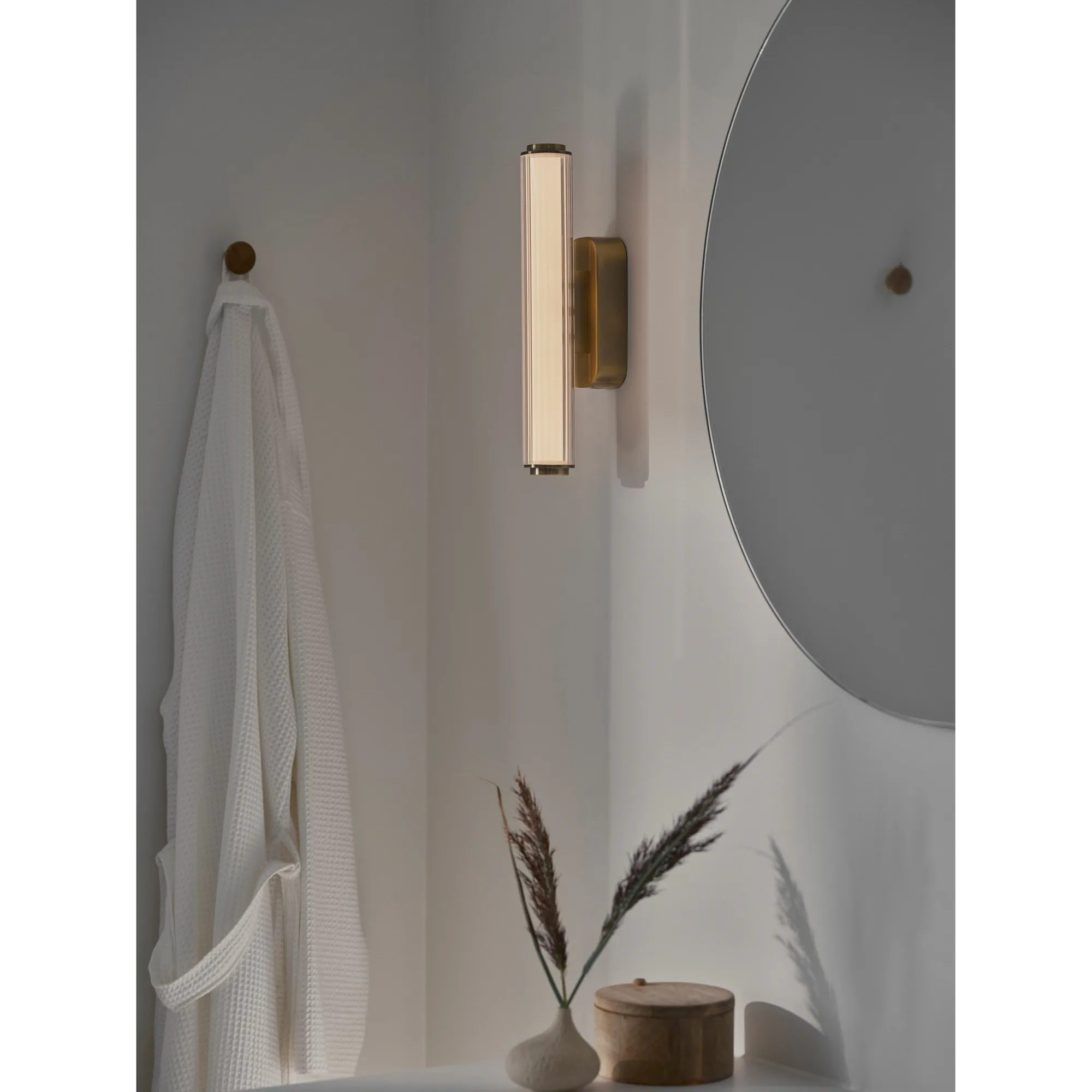 Virelle 32 | Vägglampa | Mässing Mässing