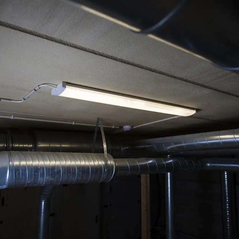 LED-Armatur Hide-a-lite Liteline 1200/ 1200 S