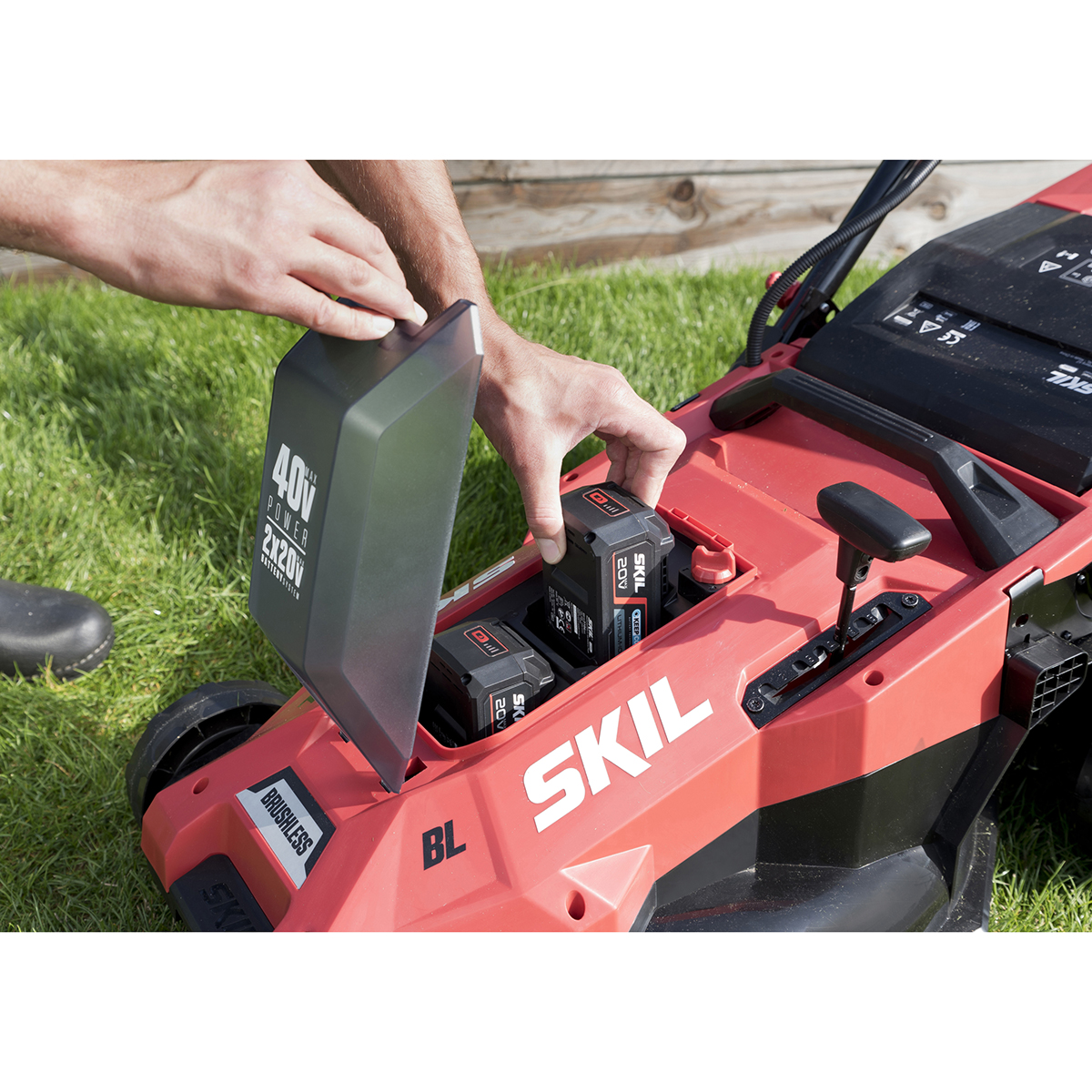 Gräsklippare SKIL 0140 CAA Kolborstfri Batteridriven