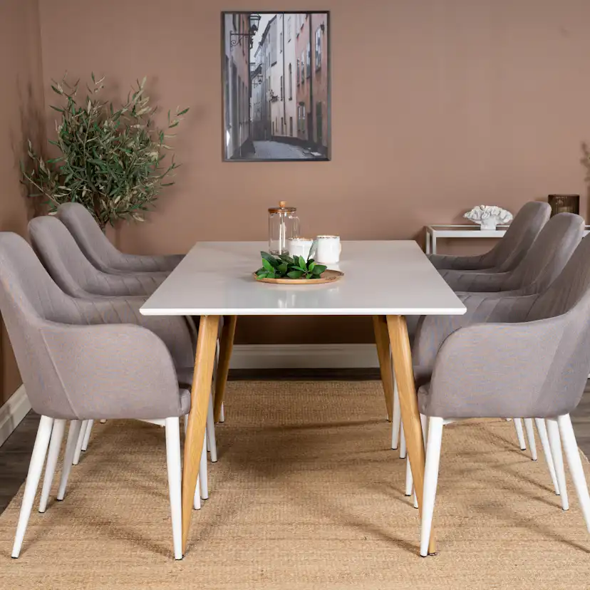 Matgrupp Venture Home Pobbie med 6 Corina Stolar