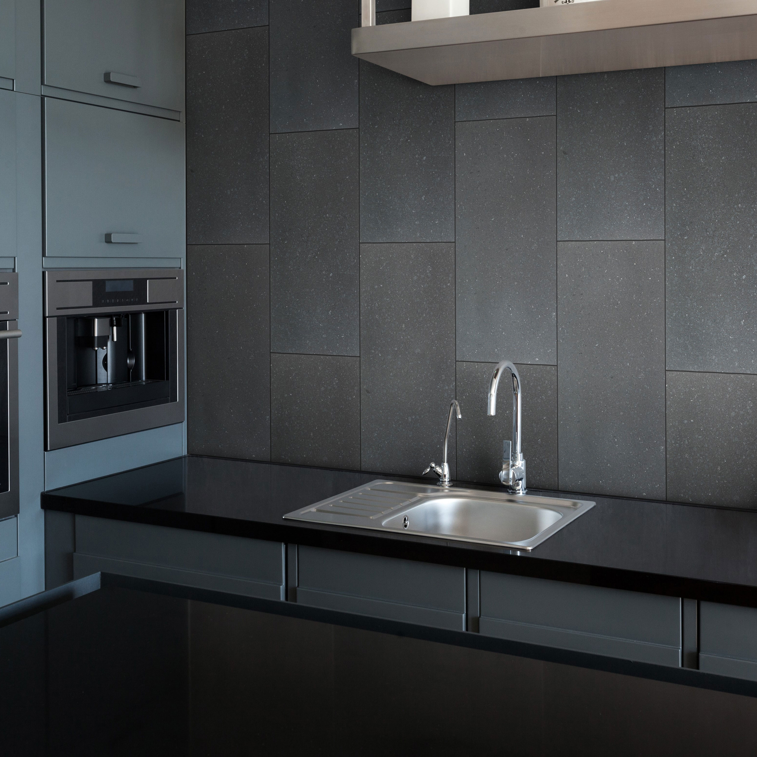 Granit Arredo Ibrastone Svart Mattpolerad 31x61 cm