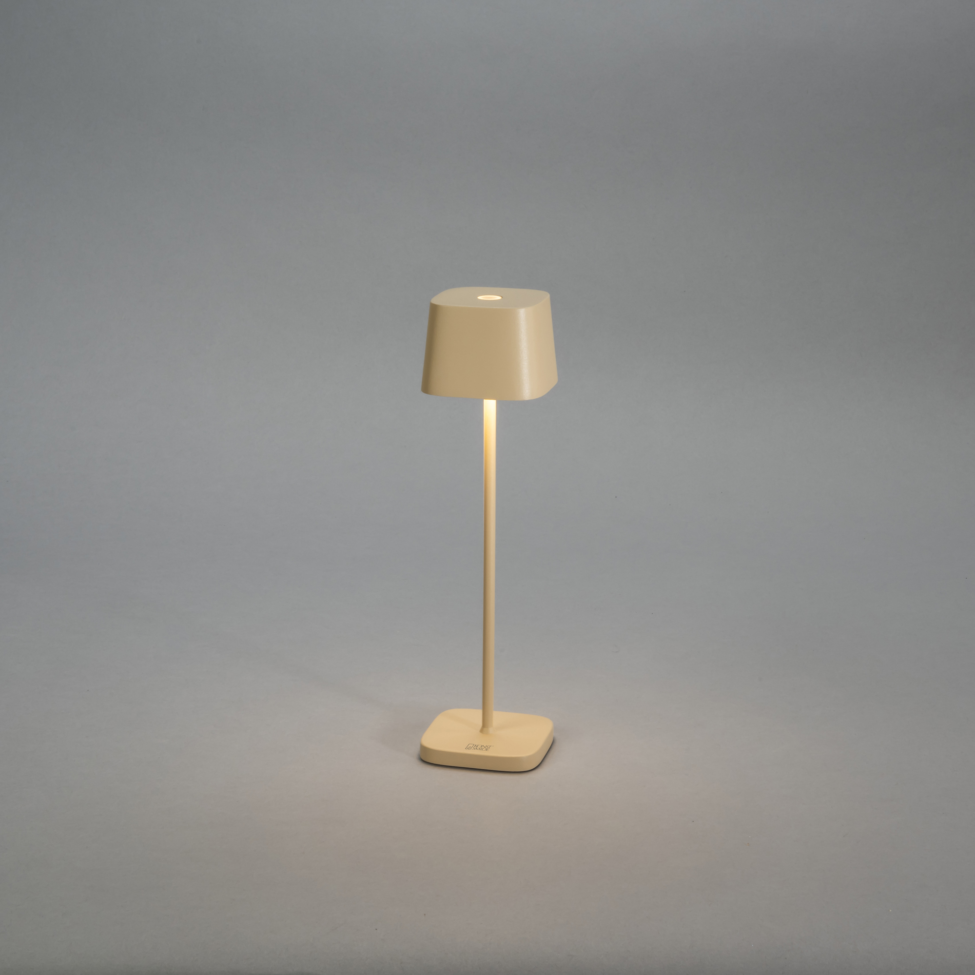 Bordslampa Gnosjö Konstsmide Capri USB Mini