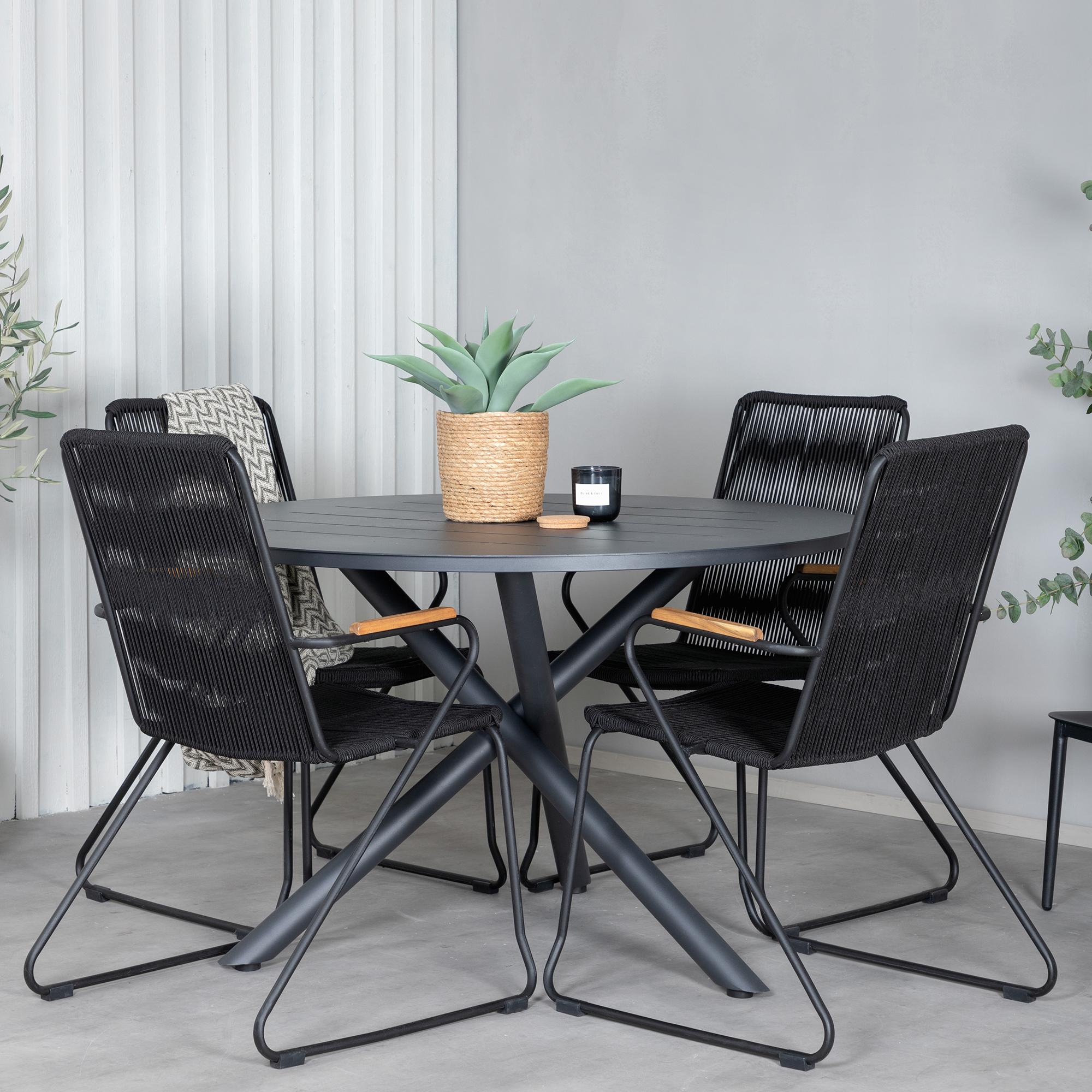 Matgrupp Venture Home Ande med 4 Boy Matstolar