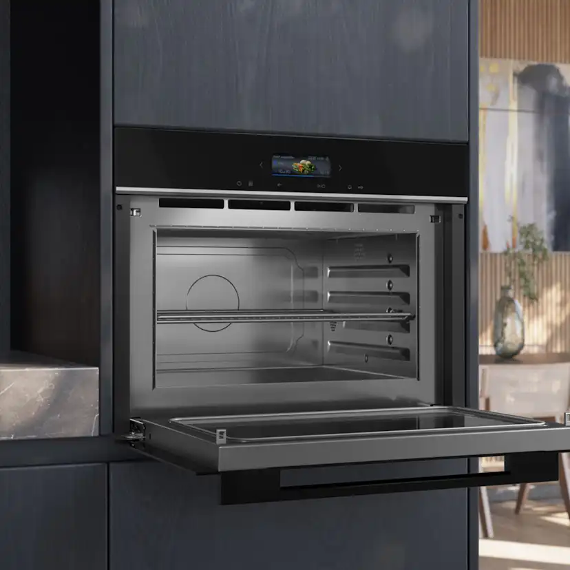 Inbyggnadsmikro Siemens iQ700 CE732GXB1