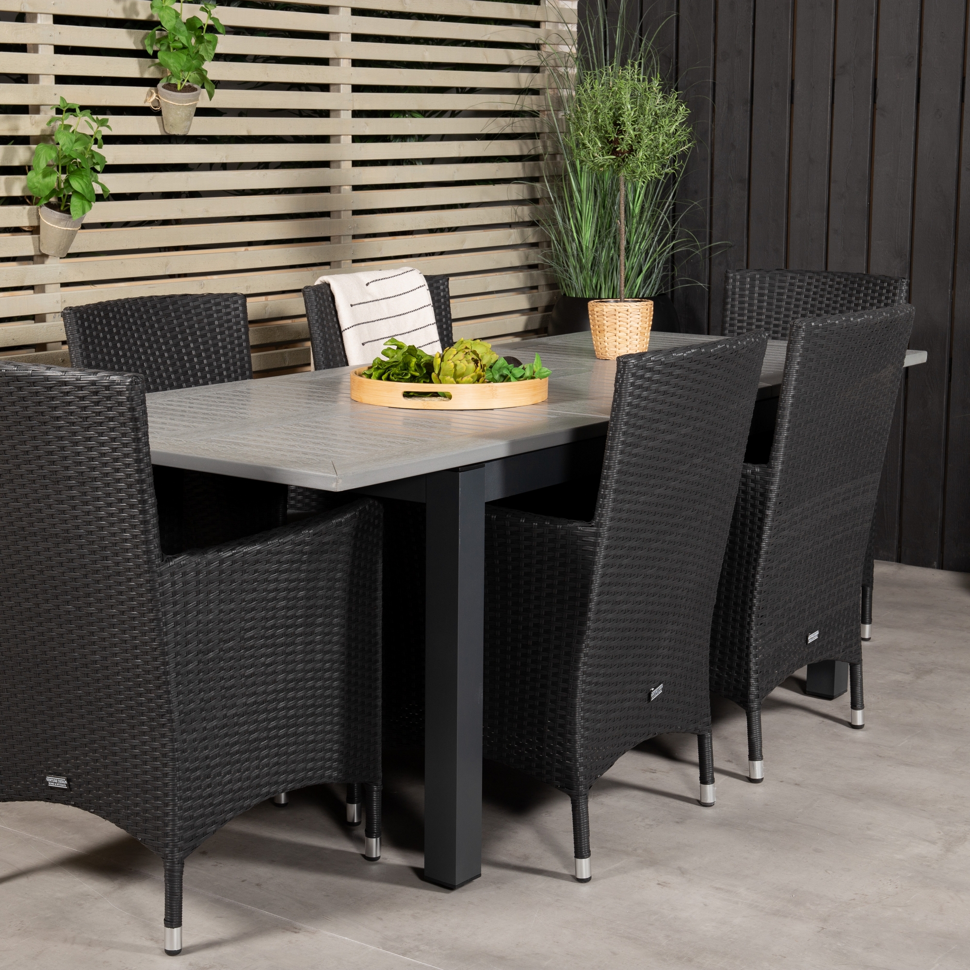 Albany Dining Table 160/240*100 - Svart Alu / Grey Aintwood+ Svart/Grå